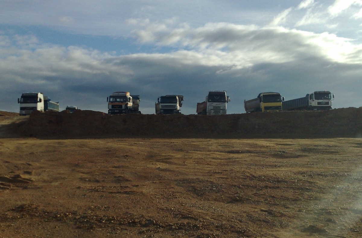 maquinaria transporte tierras