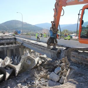 Demolición Puente AP-6 349