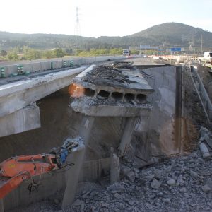 Demolición Puente AP-6 121