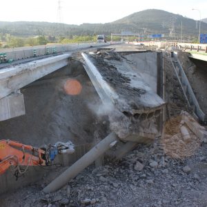 Demolición Puente AP-6 121