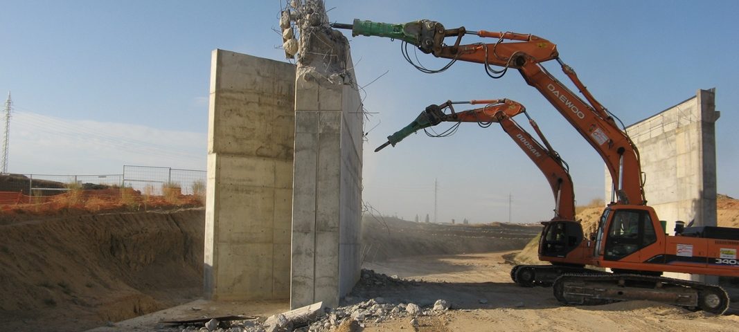 Demolición de estribo, aleta y zapata